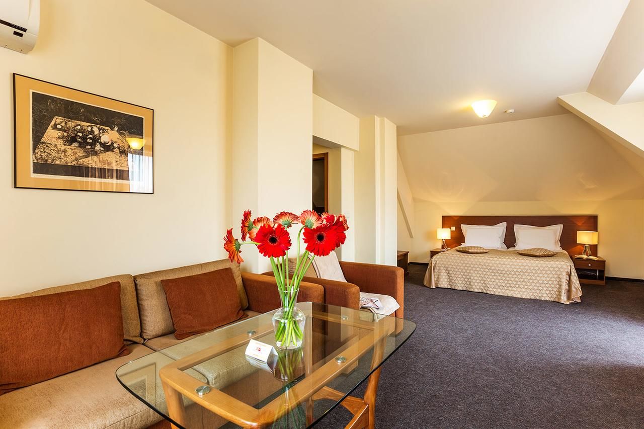 Отель Sofia Place Hotel by HMG София