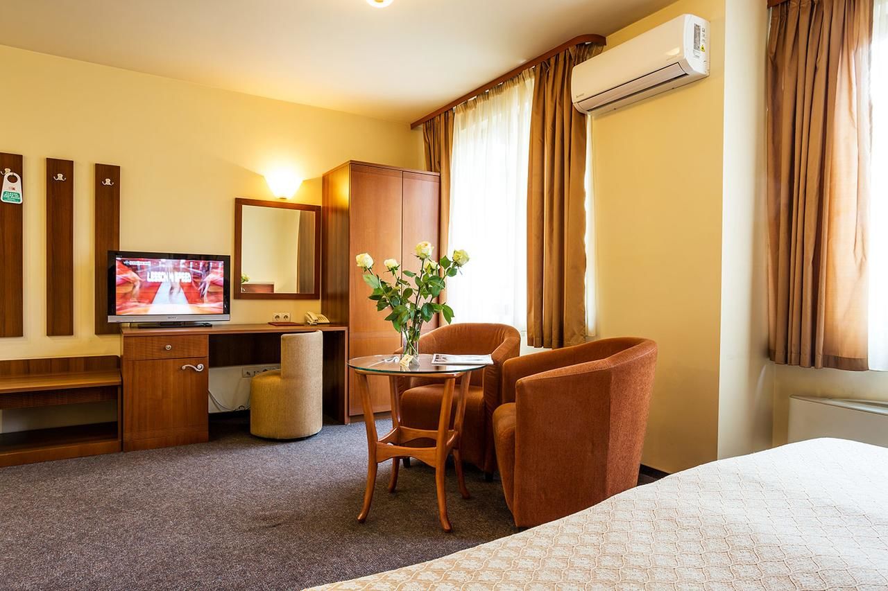 Отель Sofia Place Hotel by HMG София